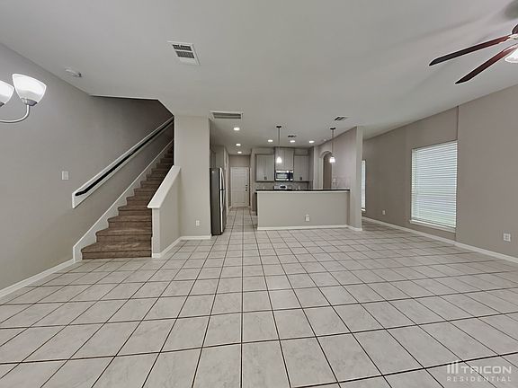 3rd image of 108 Camelot Place Ct