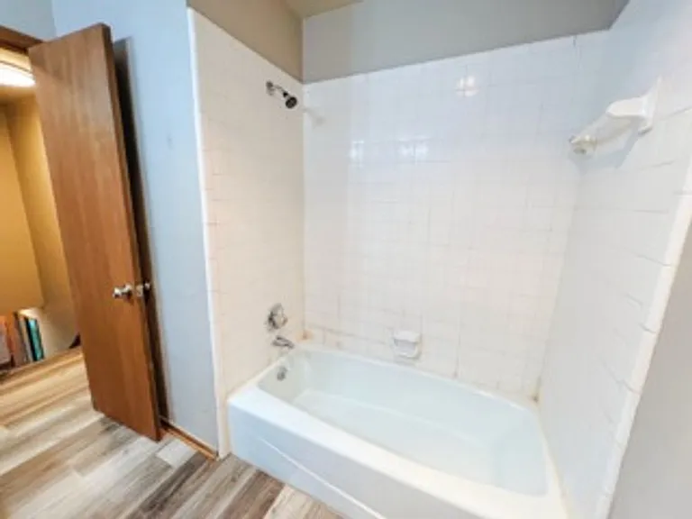 213 Woodbridge Cir — Photo 15