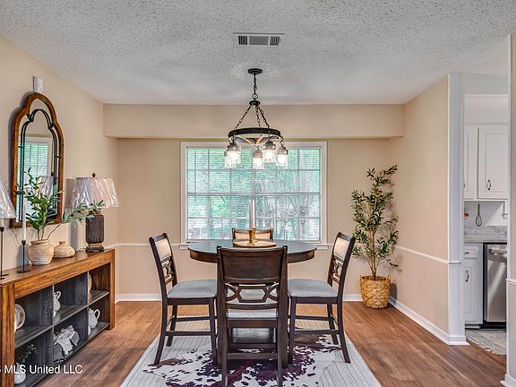 5th image of 3405 Forest Hill Rd