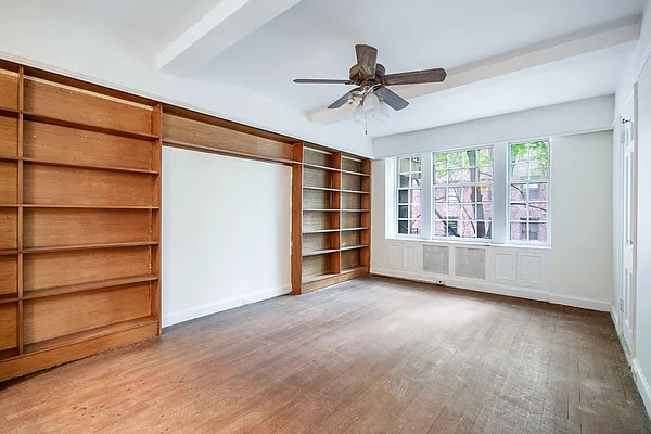 Sold by The SIMPLE Real Estate Co | media 6