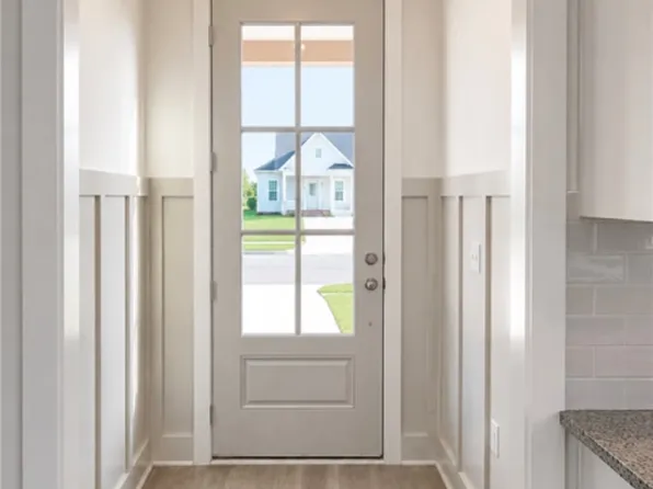 1005 Crossing Ct E, Valley, AL 36854