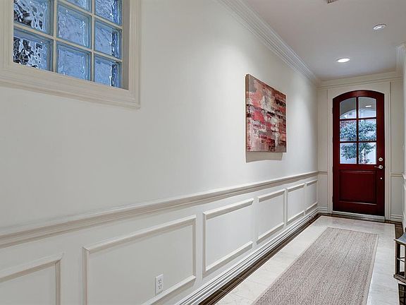 4th image of 2518 South Blvd