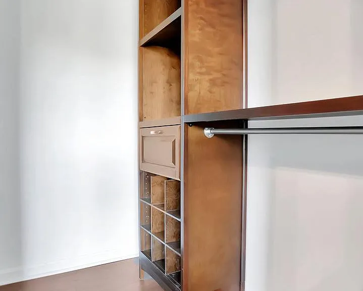 walkin closet