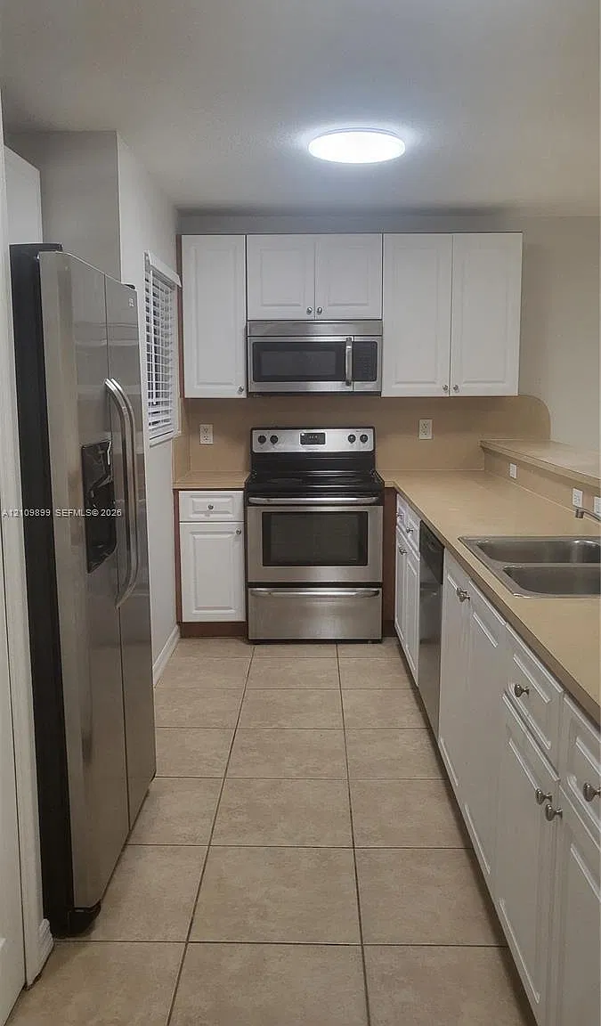The Courts At Bayshore I — Photo 2