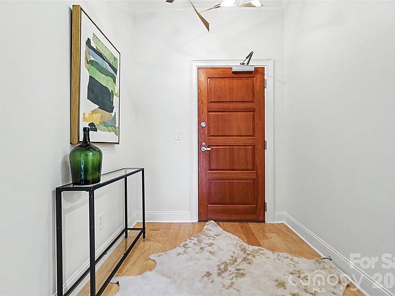 3rd image of 435 S Tryon St Unit 504