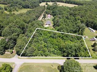 3108 Windy Cedar Dr, Hamptonville, NC 27020