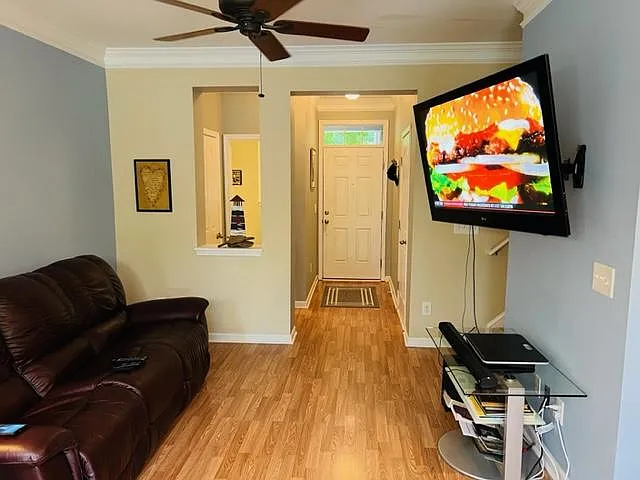 1916 Whirlaway Ct — Photo 10