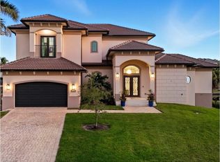 388 Pine AVE, NAPLES, FL 34108