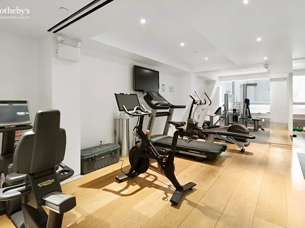 515 West 23rd Street image 24 of 26