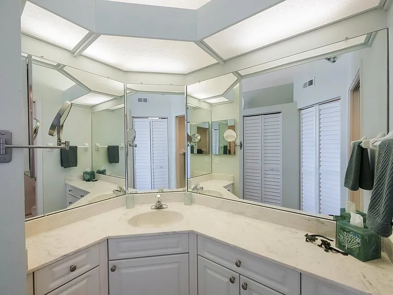 8020 Sailboat Key Blvd S #105 — Photo 10