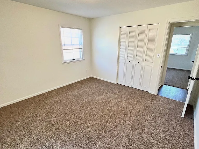 925 Fenley Ave — Photo 20