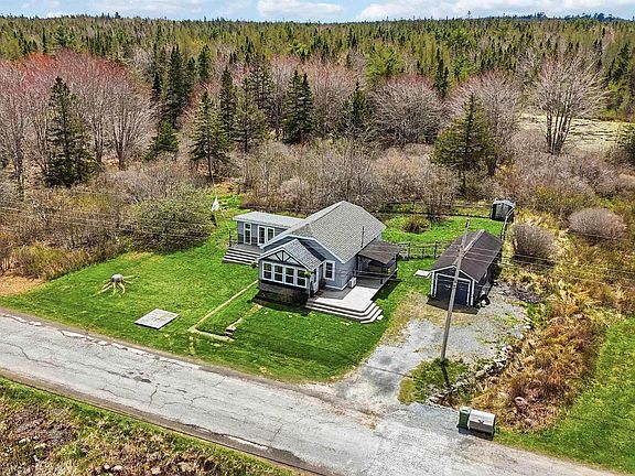3rd image of 216 Long Cove Rd