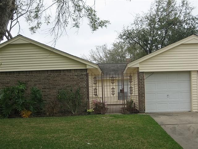 1st image of 16430 Hibiscus Ln