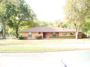 801 N Preston St, Ennis, TX 75119
