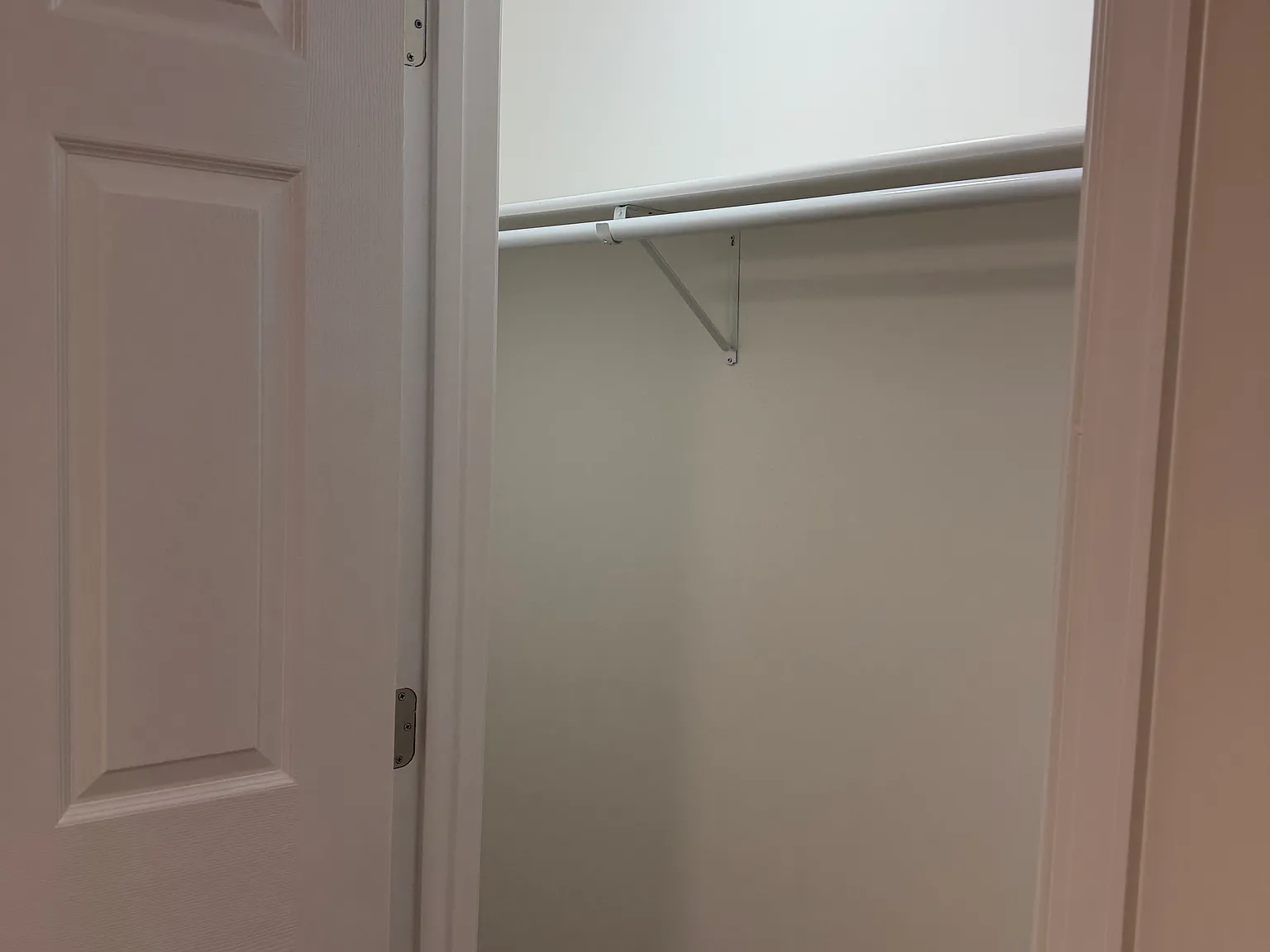 2 bed, 1700 sqft, $2,199 — Photo 2