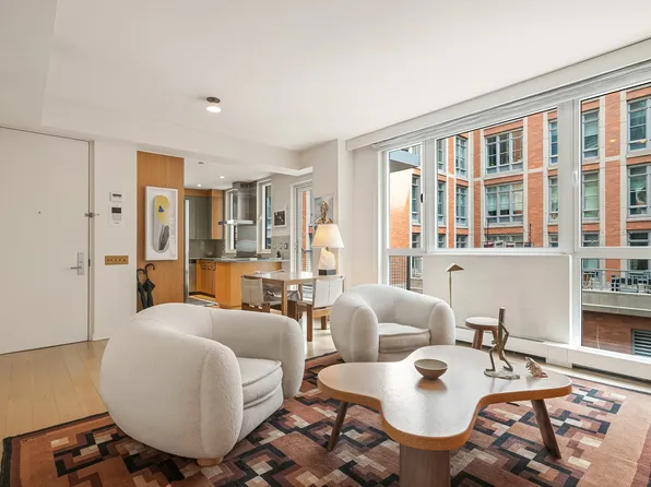 22 Renwick Street image 1 of 17