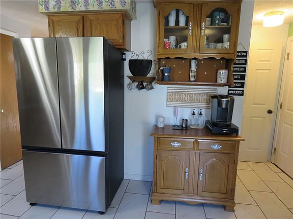 3rd image of 106 Delaina Rose Cir
