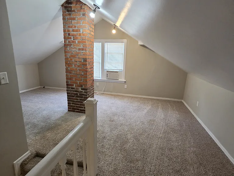 807 W Franklin St #807 — Photo 15
