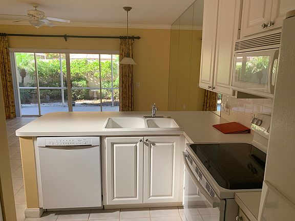 5th image of 21 Tall Oaks Cir