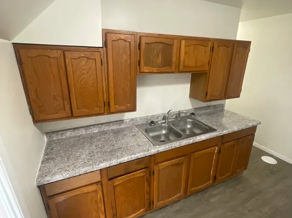 645 Central St #A, Oshkosh, WI 54901