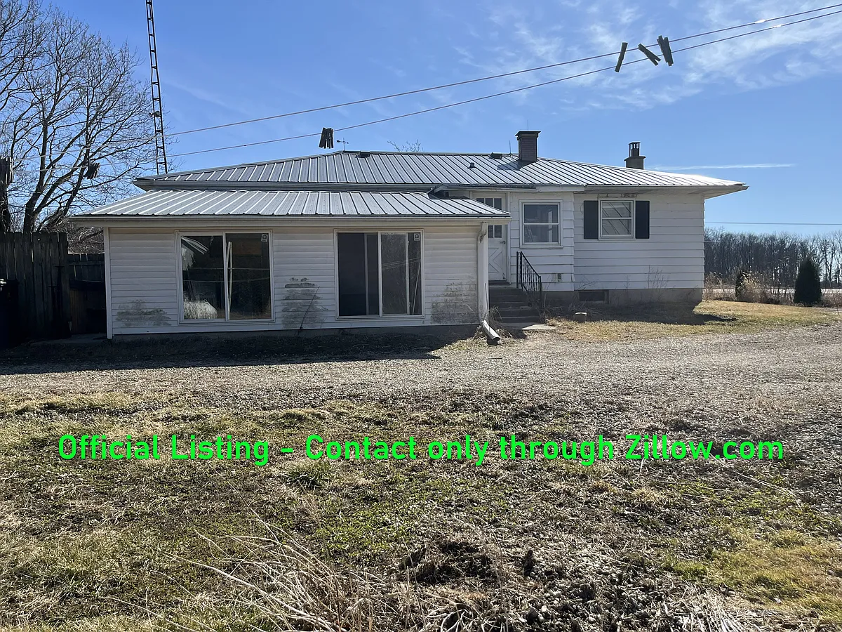 Back of house - W2290 State Road 106
