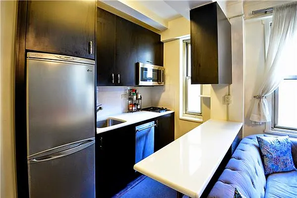 Sold by Siderow Residential Group | media 11
