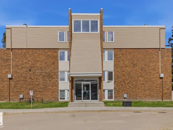 7815 159th St NW #212, Edmonton, AB T5R 2E1