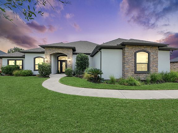 3rd image of 11726 W Grand Pond Dr