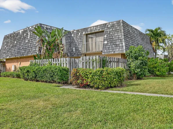 306 Lake Arbor Drive, Palm Springs, FL 33461