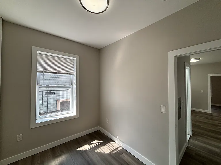 332 61st St #B5 — Photo 3