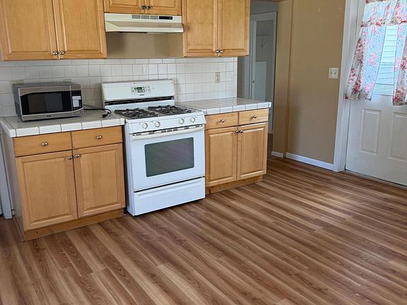 3rd image of 713 E Michigan Ave