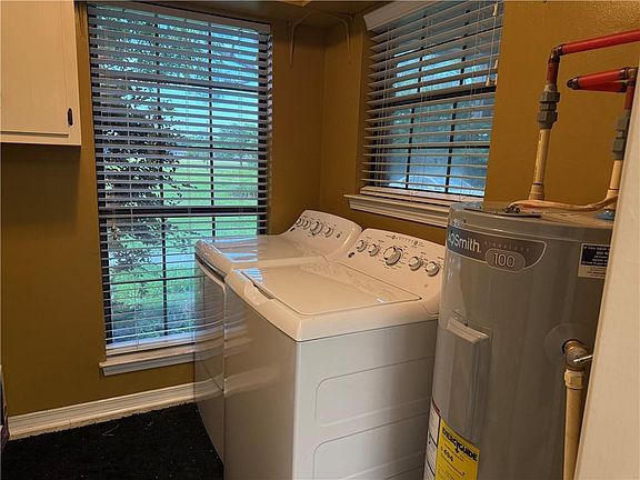 4th image of 10046 Woodie Ln