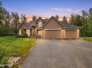 8270 E Splendid View Dr, Palmer, AK 99645