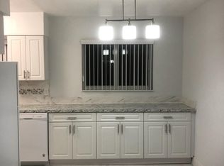 240 NE 38th St APT 3, Fort Lauderdale, FL 33334