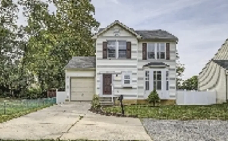 5916 Howard Pl — Photo 2