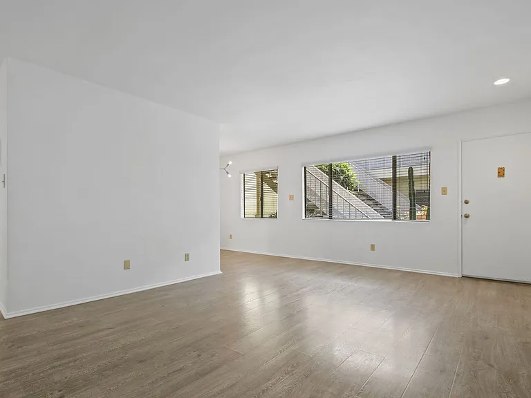 1449 Princeton St in Santa Monica — Photo 7
