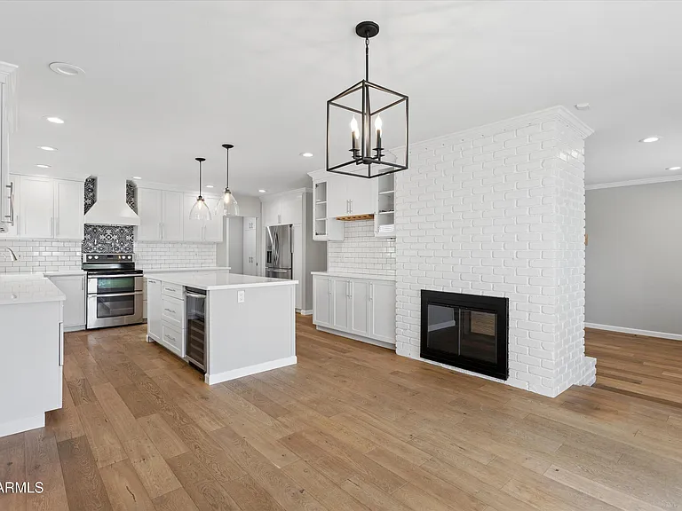 5401 E Beck Ln — Photo 11