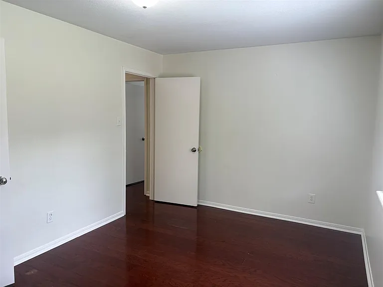 18385 Ten Oaks Ct — Photo 18