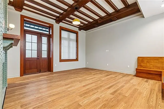 814 Howard Ave #103 — Photo 6