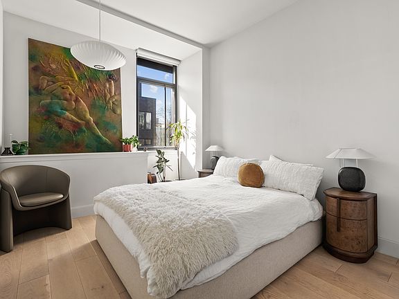5th image of 139 Huron St #3B