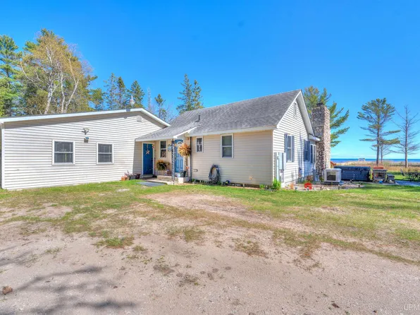 W9965 W Us Highway 2, Naubinway, MI 49762