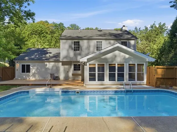 153 Colemans Bluff Dr, Woodstock, GA 30188