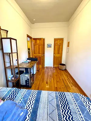 Rented by Harris Philip NYC | media 38