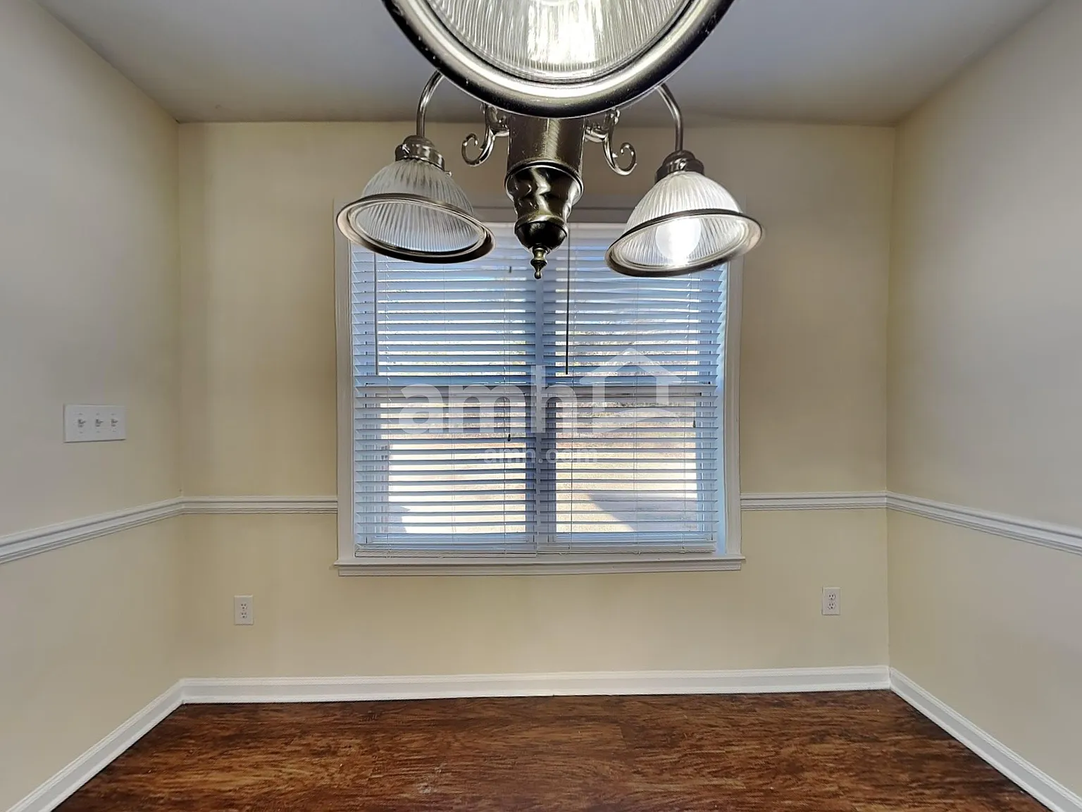 5 bed, 3.0 bath, 2819 sqft, $2,495 — Photo 4