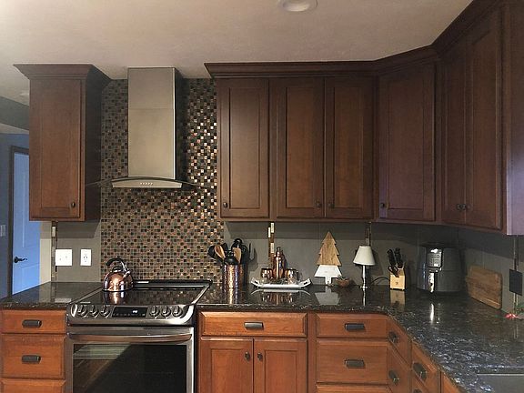 3rd image of 6640 Crooked Creek Dr