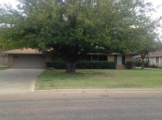 1402 Canyon St, Plainview, TX 79072