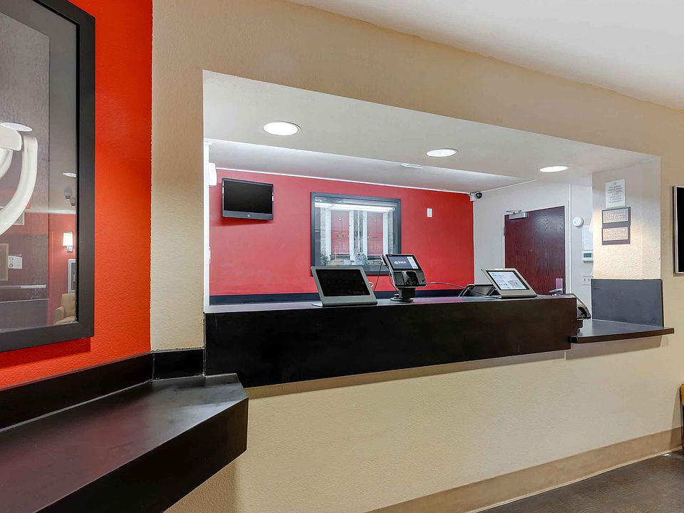 Lobby and Guest Check-in