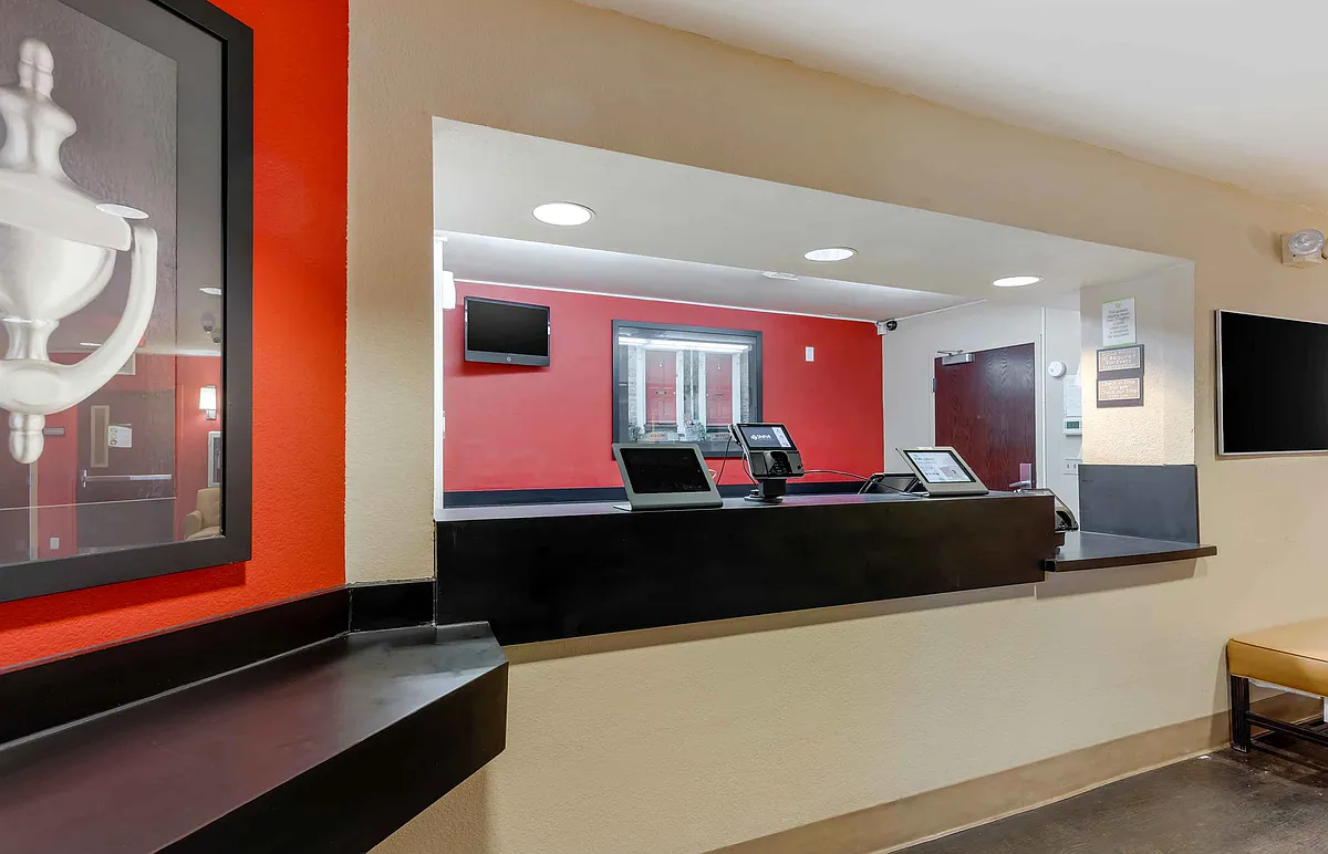 Lobby and Guest Check-in - Portland - Vancouver