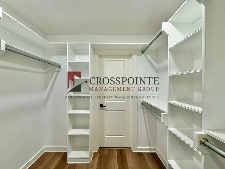 413 Dallas St — Photo 13