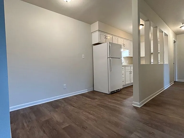 125 Bader St — Photo 2